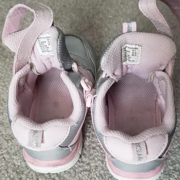 Cute Pink Sneakers sz 5 - Picture 10 of 13